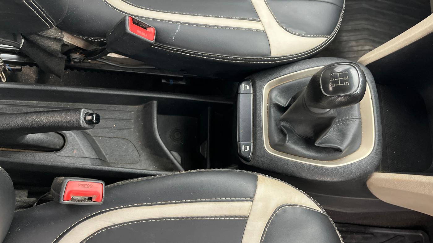 2020 Hyundai NEW SANTRO ERA EXECUTIVE, Petrol, Manual, 86,628 km, Gear Lever
