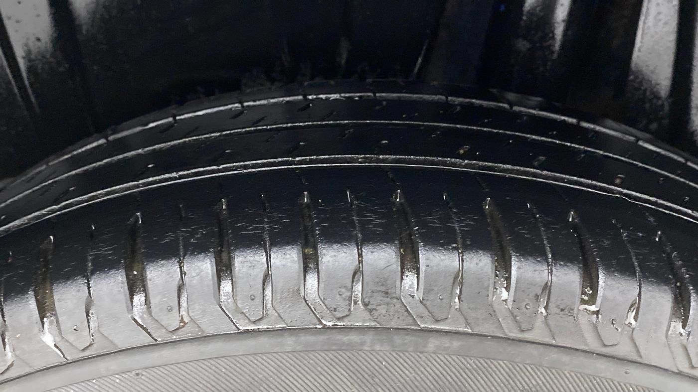 2021 Maruti Ertiga ZXI+ SHVS, Petrol, Manual, 19,164 km, Left Rear Tyre Tread