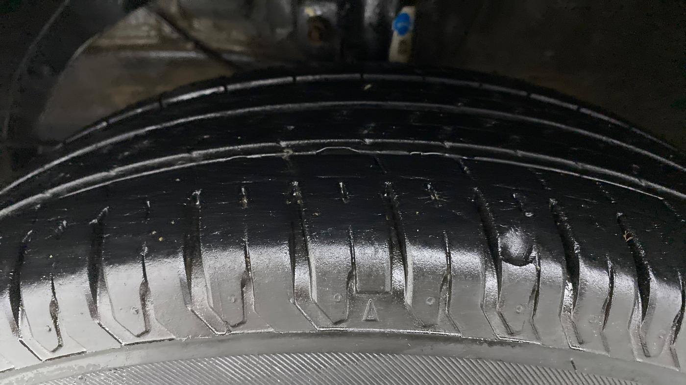 2021 Maruti Ertiga ZXI+ SHVS, Petrol, Manual, 19,164 km, Left Front Tyre Tread