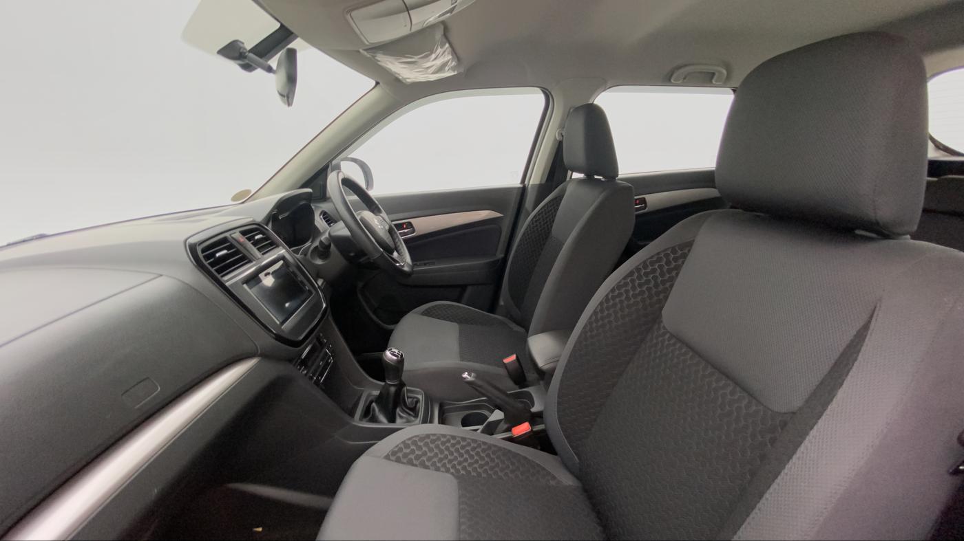 2017 Maruti Vitara Brezza ZDI PLUS, Diesel, Manual, 46,959 km, Right Side Front Door Cabin