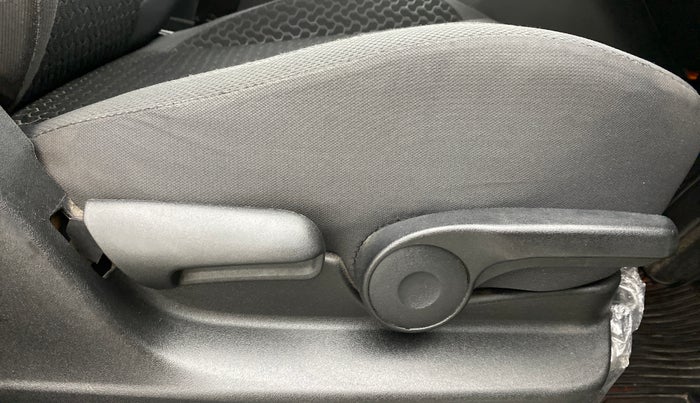 2017 Maruti Vitara Brezza ZDI PLUS, Diesel, Manual, 46,959 km, Driver Side Adjustment Panel