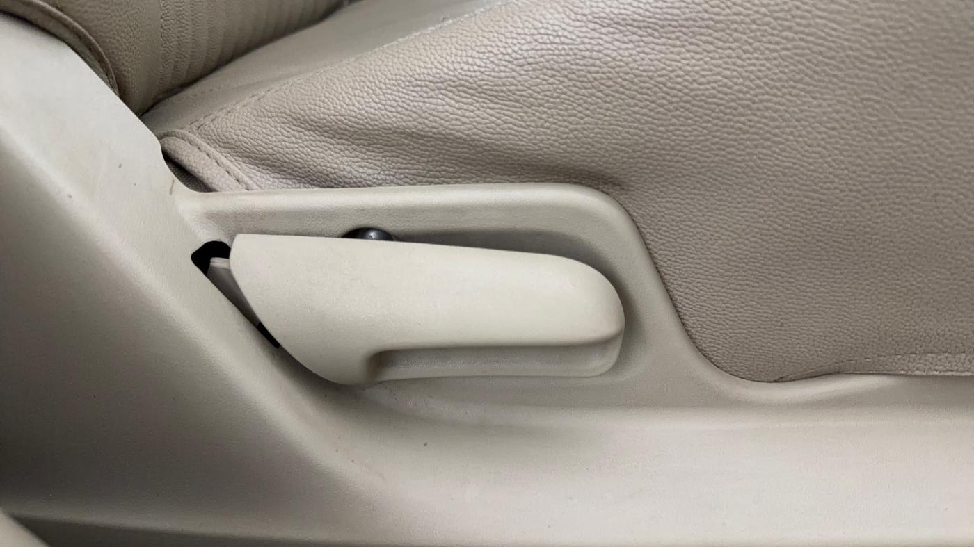 2014 Maruti Swift Dzire VXI, Petrol, Manual, 51,536 km, Driver Side Adjustment Panel