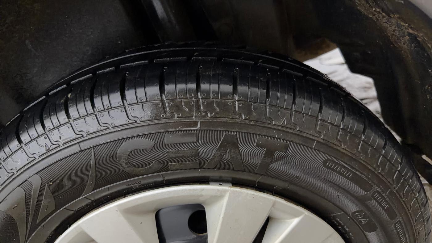 2014 Maruti Swift Dzire VXI, Petrol, Manual, 51,536 km, Left Rear Tyre Tread