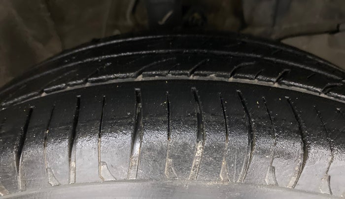 2017 Honda Jazz 1.2L I-VTEC V, Petrol, Manual, 84,952 km, Right Front Tyre Tread