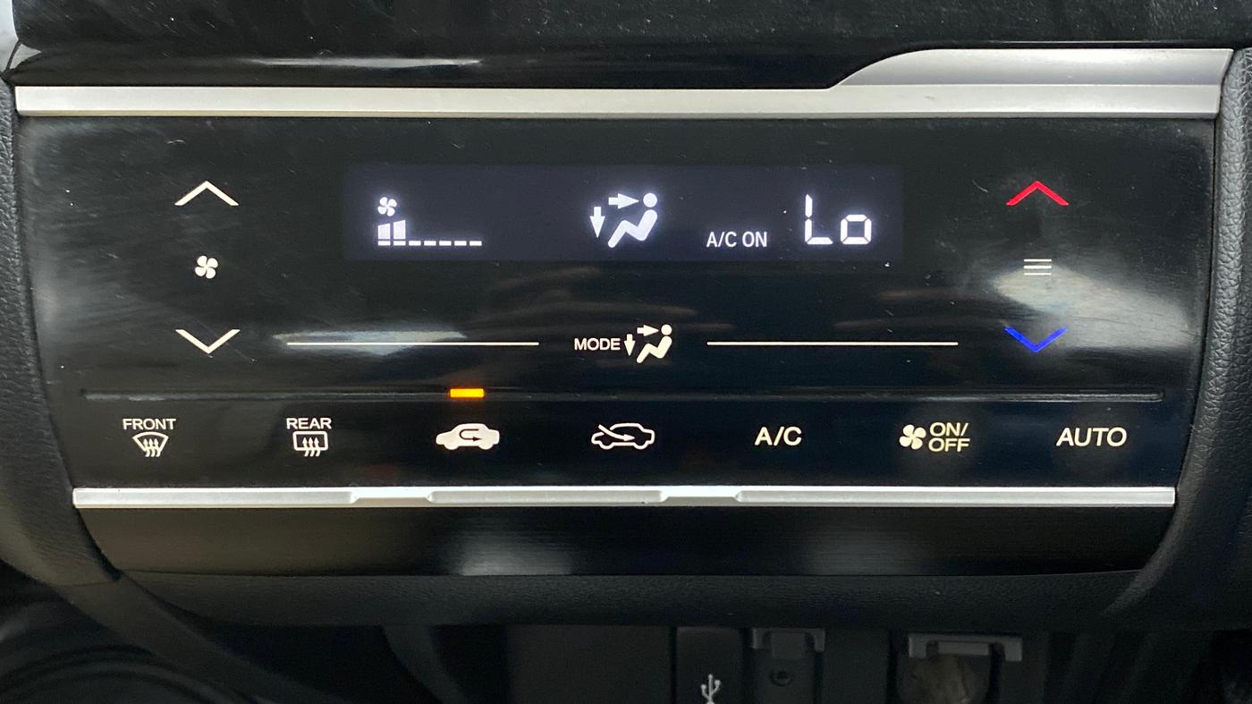 2017 Honda Jazz 1.2L I-VTEC V, Petrol, Manual, 84,952 km, Automatic Climate Control