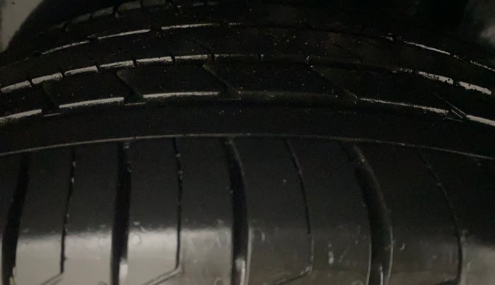 2019 Hyundai Creta SX AT 1.6 PETROL, Petrol, Automatic, 76,513 km, Left Rear Tyre Tread