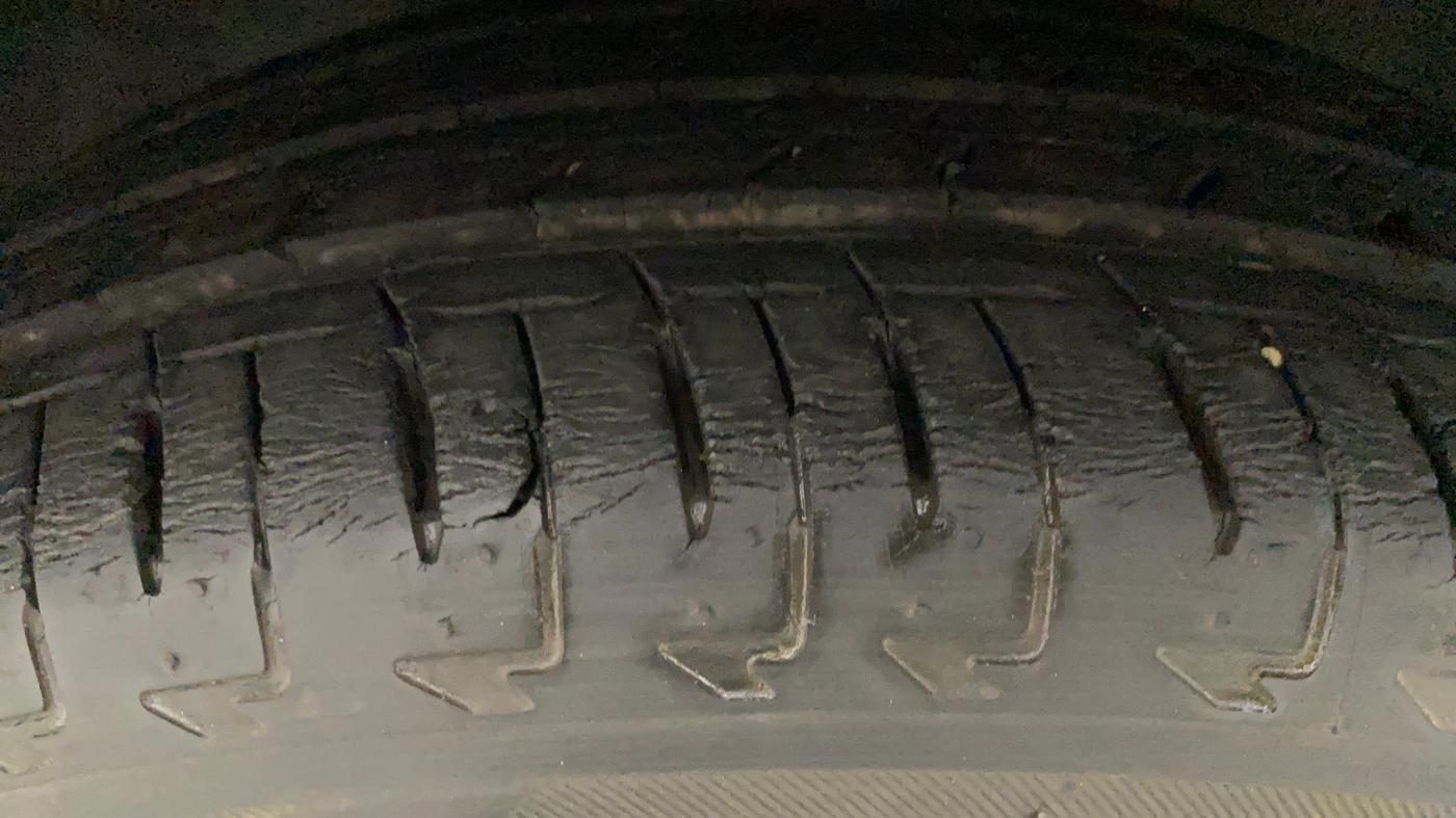 2017 Maruti IGNIS DELTA 1.2, Petrol, Manual, 18,499 km, Left Front Tyre Tread