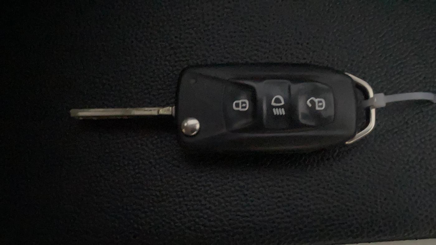 2019 Tata NEXON XM PETROL, Petrol, Manual, 44,897 km, Key Close Up