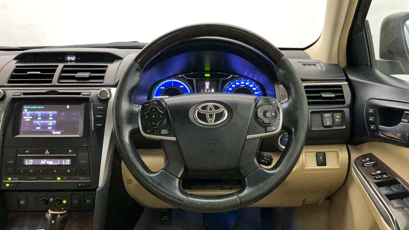 2016 Toyota Camry HYBRID, Hybrid, Automatic, 80,900 km, Steering Wheel Close Up