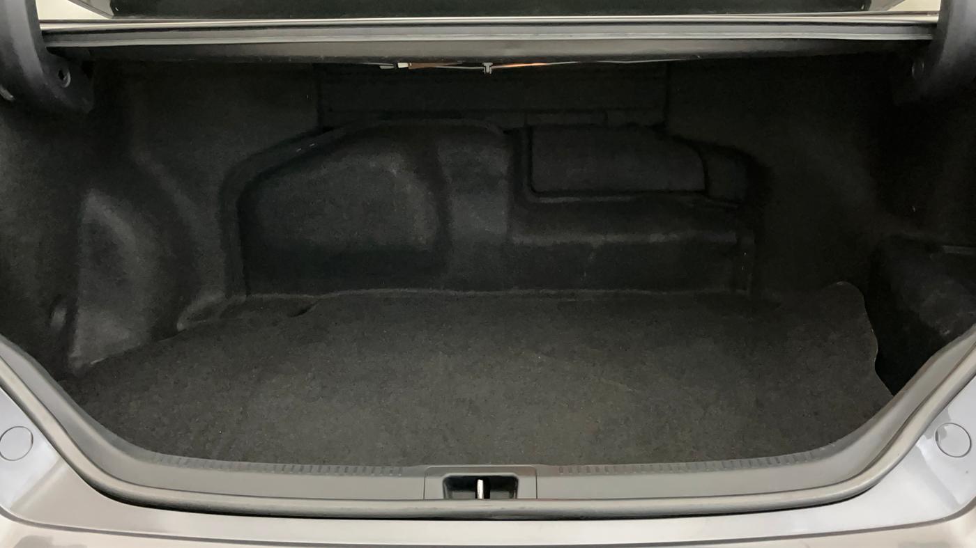 2016 Toyota Camry HYBRID, Hybrid, Automatic, 80,900 km, Boot Inside