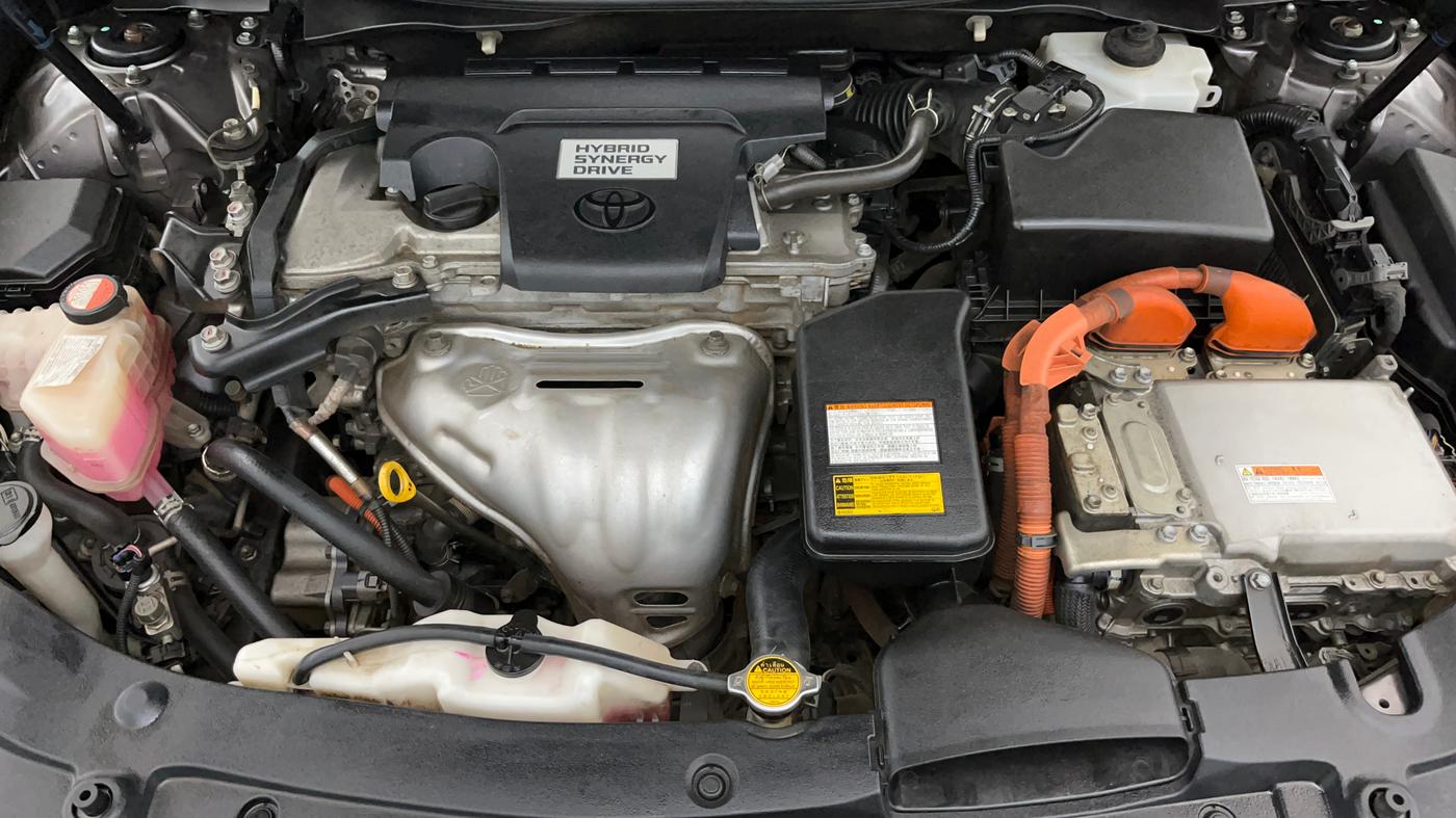 2016 Toyota Camry HYBRID, Hybrid, Automatic, 80,900 km, Engine View