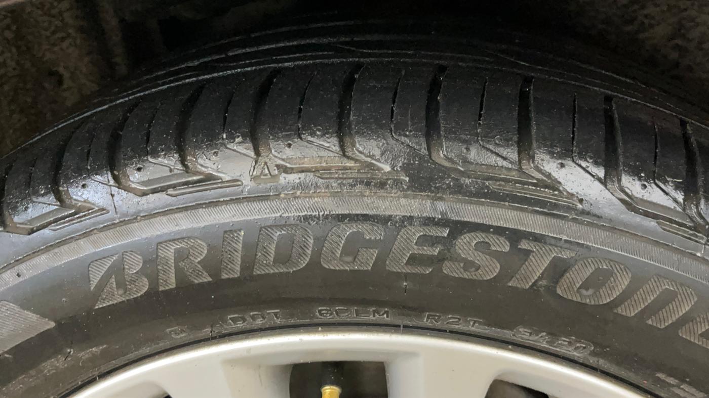 2016 Toyota Camry HYBRID, Hybrid, Automatic, 80,900 km, Right Rear Tyre Tread