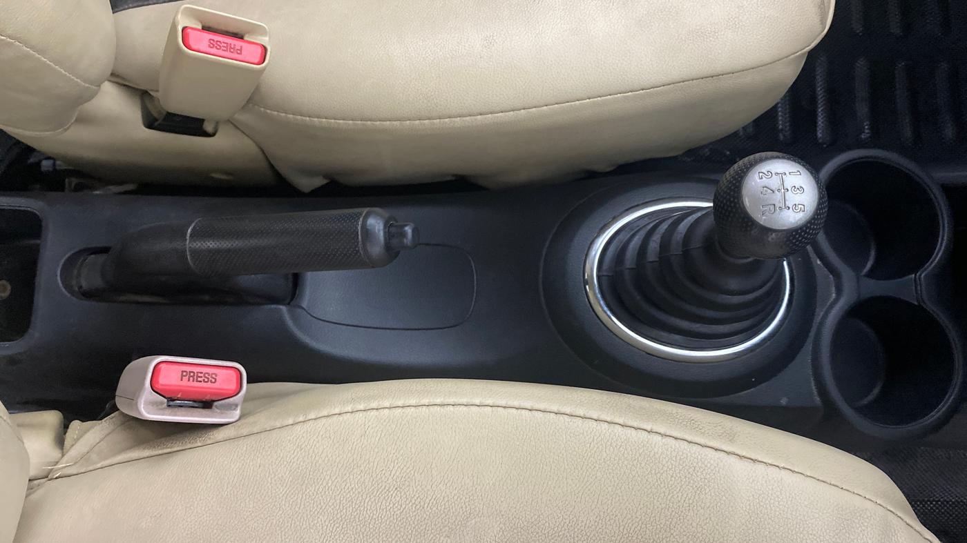 2013 Honda Brio S MT, Petrol, Manual, 90,117 km, Gear Lever