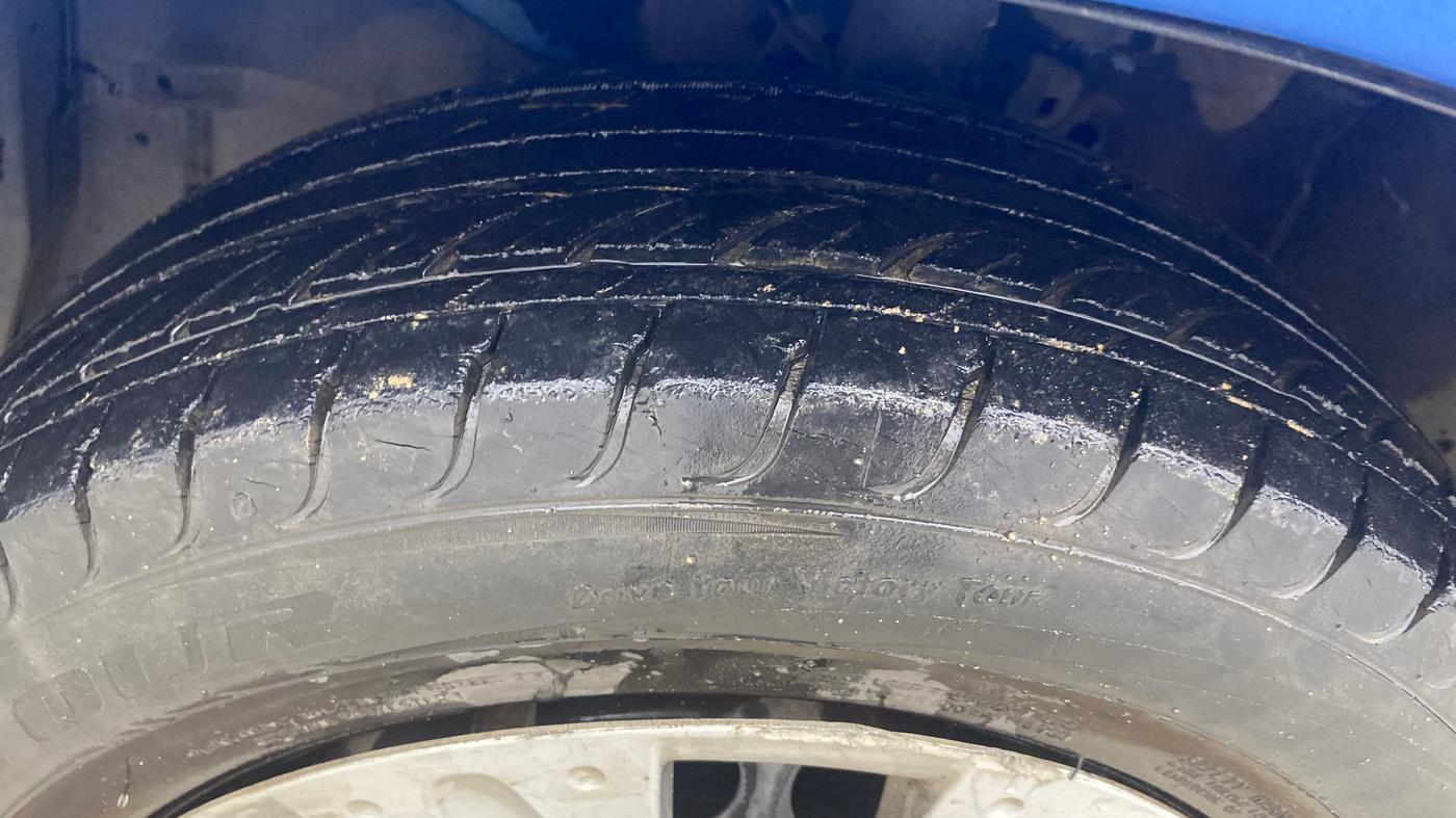 2013 Honda Brio S MT, Petrol, Manual, 90,117 km, Left Front Tyre Tread