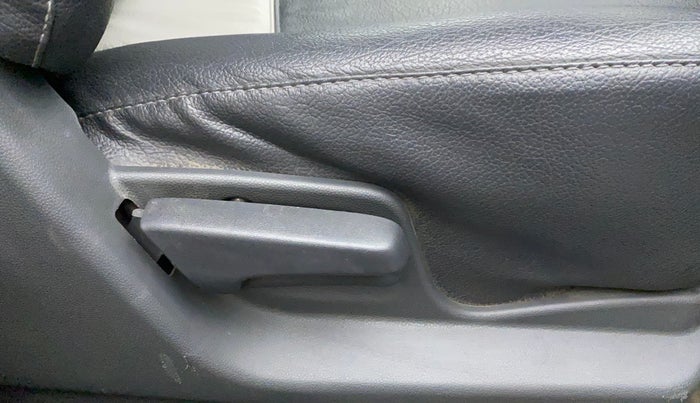 2011 Maruti Ritz VXI, Petrol, Manual, 71,841 km, Driver Side Adjustment Panel