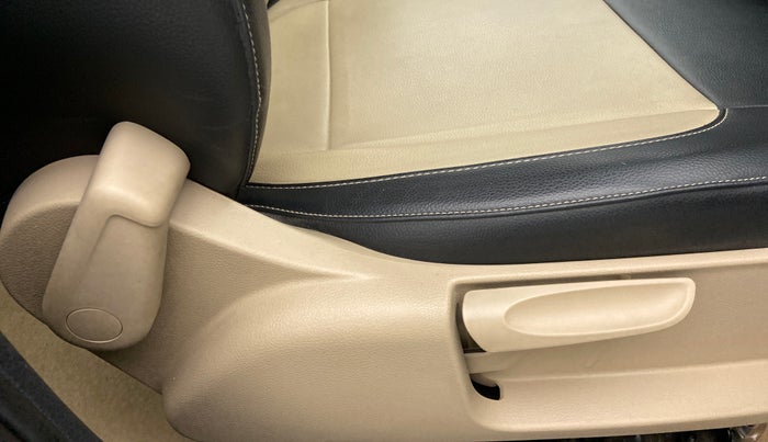 2018 Volkswagen Ameo HIGHLINE PLUS 1.5L AT 16 ALLOY, Diesel, Automatic, 39,028 km, Driver Side Adjustment Panel