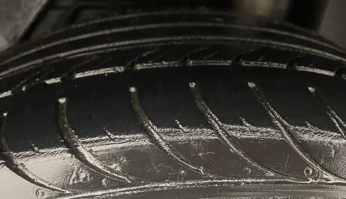 2017 Ford New Figo 1.5 TITANIUM, Diesel, Manual, 41,125 km, Left Front Tyre Tread