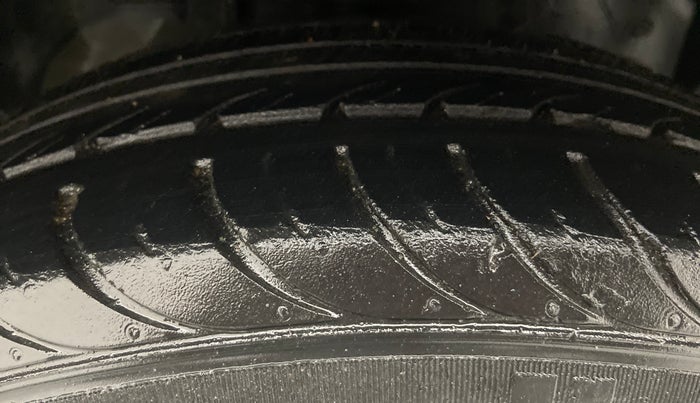 2017 Ford New Figo 1.5 TITANIUM, Diesel, Manual, 41,125 km, Right Front Tyre Tread