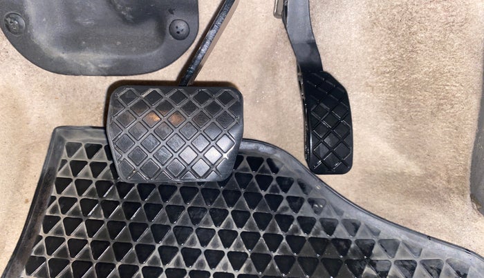 2014 Volkswagen Vento HIGHLINE 1.2 TSI, Petrol, Manual, 1,13,524 km, Pedals