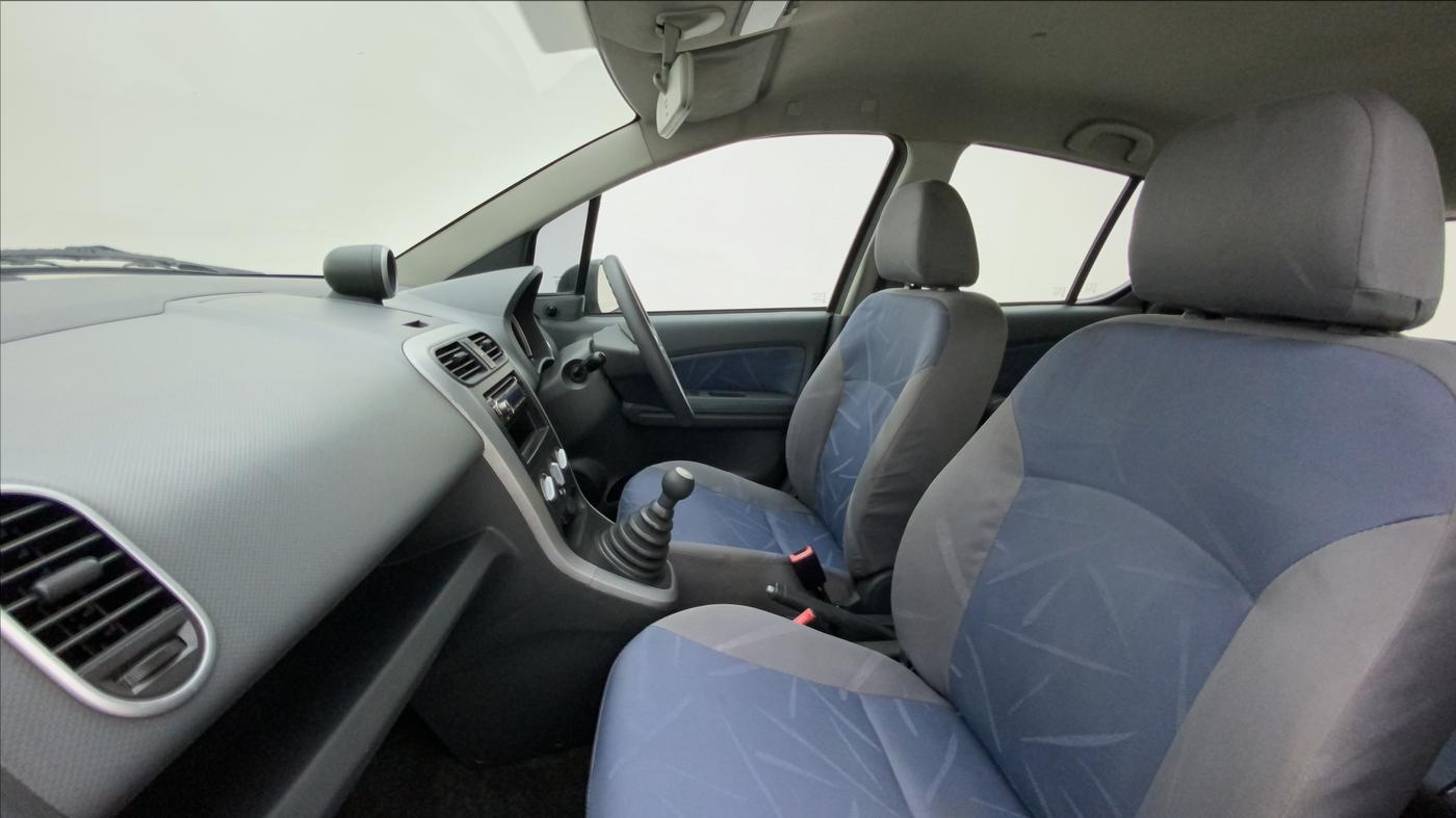 2010 Maruti Ritz VXI, Petrol, Manual, 91,909 km, Right Side Front Door Cabin