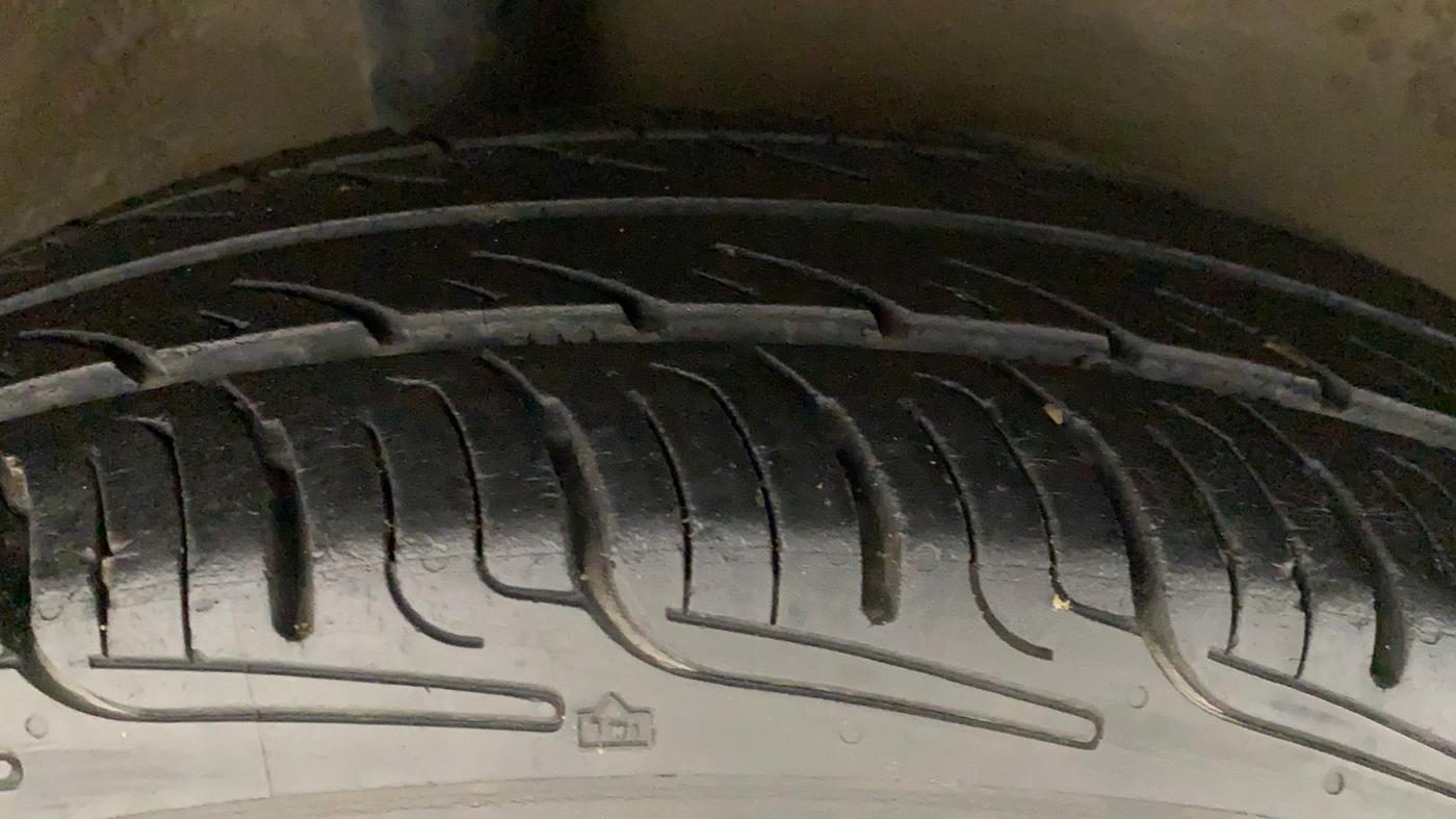 2010 Maruti Ritz VXI, Petrol, Manual, 91,909 km, Right Rear Tyre Tread