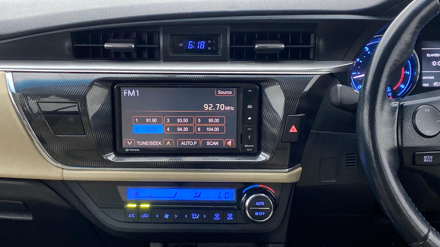 2015 Toyota Corolla Altis GL, Petrol, Manual, 45,170 km, Air Conditioner