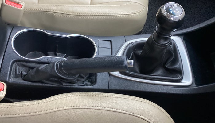 2015 Toyota Corolla Altis GL, Petrol, Manual, 45,170 km, Gear Lever