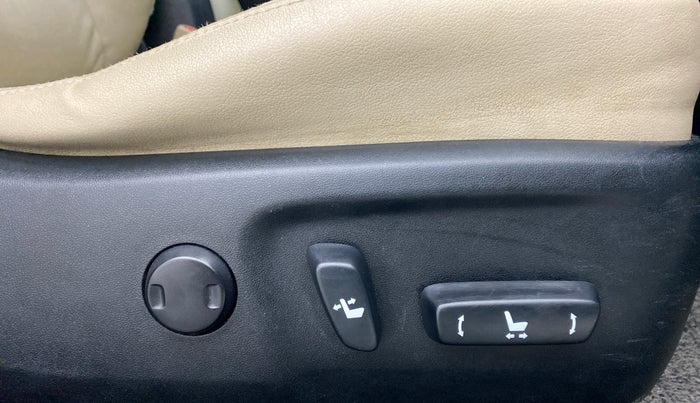 2015 Toyota Corolla Altis GL, Petrol, Manual, 45,170 km, Driver Side Adjustment Panel