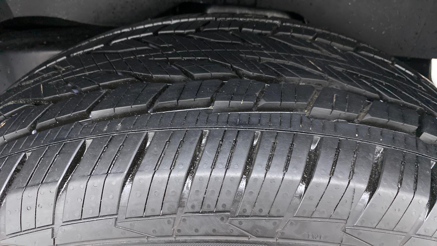 2021 Mahindra Thar LX PETROL HT 4WD AT, Petrol, Automatic, 5,918 km, Left Rear Tyre Tread