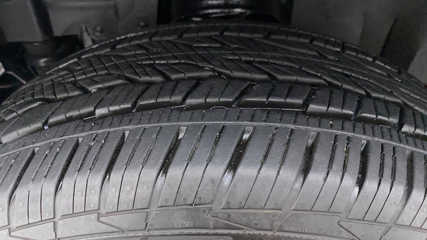 2021 Mahindra Thar LX PETROL HT 4WD AT, Petrol, Automatic, 5,918 km, Left Front Tyre Tread