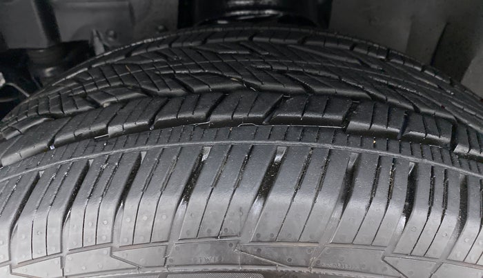 2021 Mahindra Thar LX PETROL HT 4WD AT, Petrol, Automatic, 5,918 km, Left Front Tyre Tread