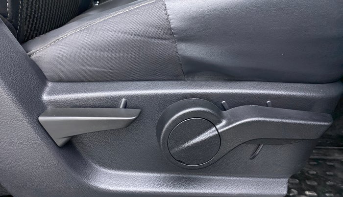2021 Mahindra Thar LX PETROL HT 4WD AT, Petrol, Automatic, 5,918 km, Driver Side Adjustment Panel