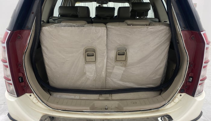 2015 Mahindra XUV500 W10 AWD, Diesel, Manual, 1,08,006 km, Boot Inside