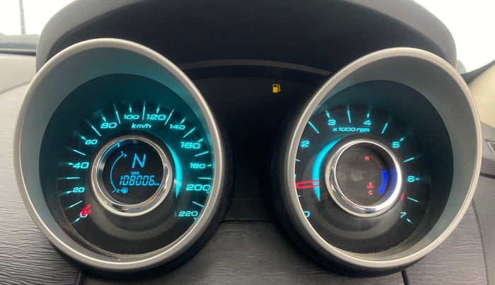 2015 Mahindra XUV500 W10 AWD, Diesel, Manual, 1,08,006 km, Odometer Image