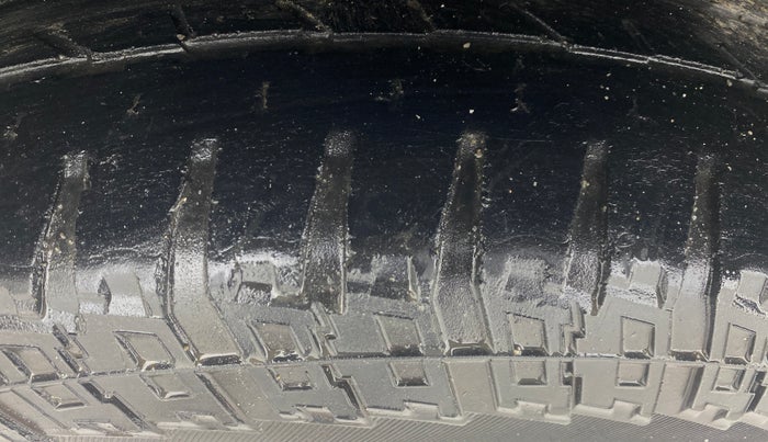 2015 Mahindra XUV500 W10 AWD, Diesel, Manual, 1,08,006 km, Left Front Tyre Tread