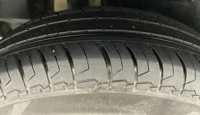 2021 Maruti Dzire VXI, Petrol, Manual, 11,481 km, Right Rear Tyre Tread