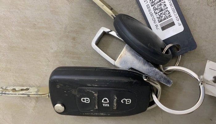 2022 Tata Tiago XZ PLUS PETROL, Petrol, Manual, 43,285 km, Key Close Up