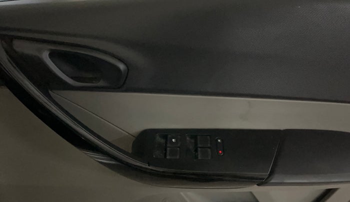 2017 Tata Tiago XT PETROL, CNG, Manual, 73,551 km, Driver Side Door Panels Control