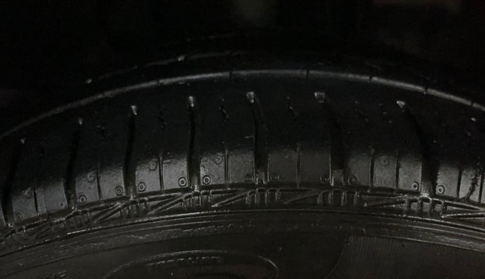 2017 Tata Tiago XT PETROL, CNG, Manual, 73,551 km, Right Front Tyre Tread