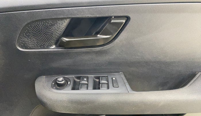 2022 Tata ALTROZ XZA PLUS DARK EDTION, Petrol, Automatic, 50,007 km, Driver Side Door Panels Control