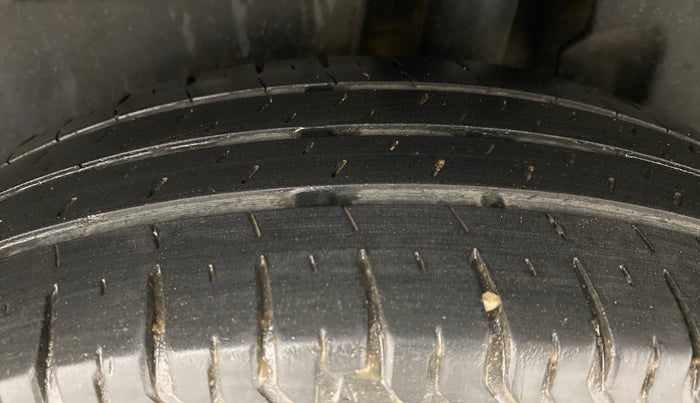 2017 Maruti Dzire VXI AMT, Petrol, Automatic, 28,373 km, Left Rear Tyre Tread