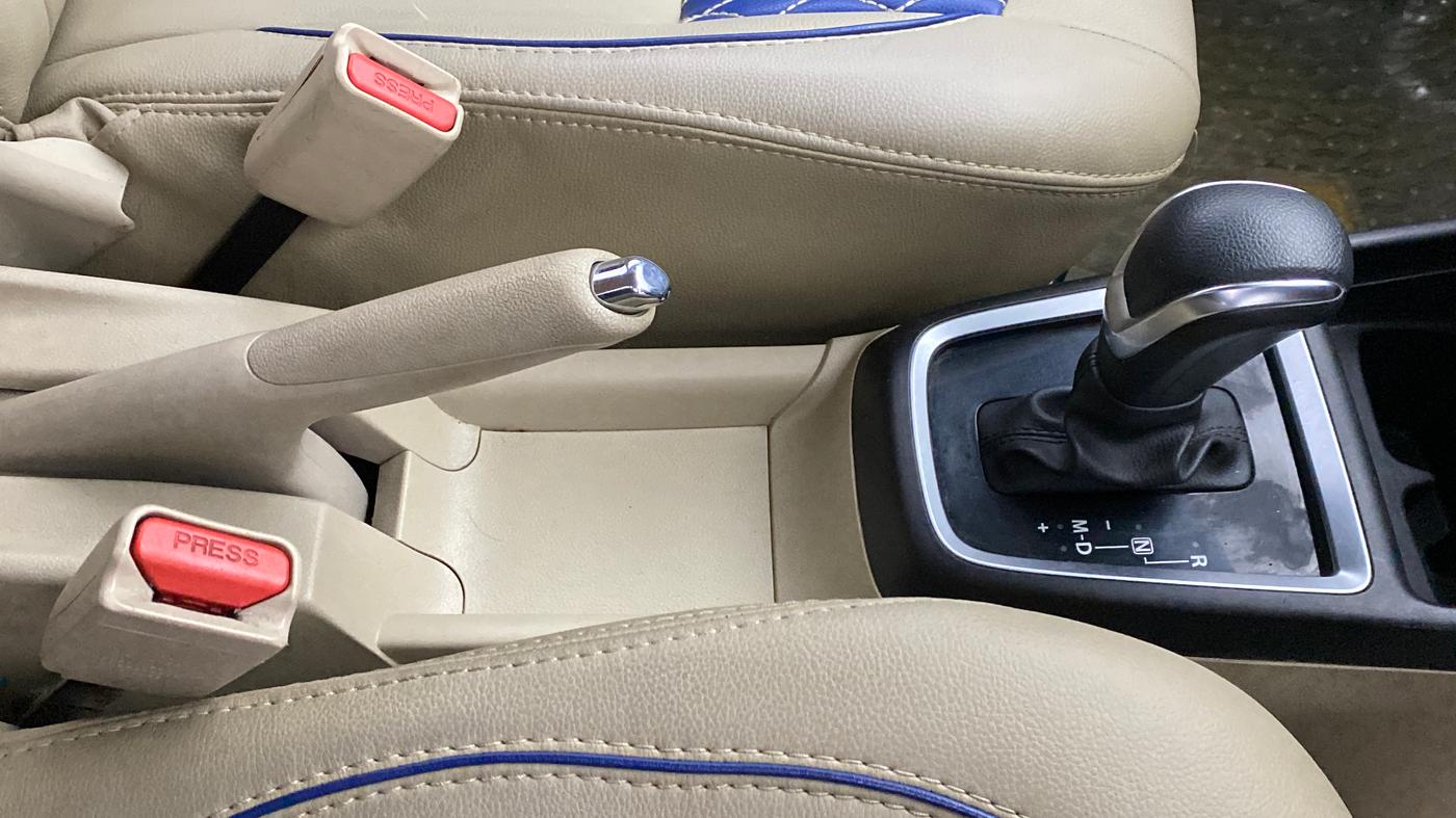 2017 Maruti Dzire VXI AMT, Petrol, Automatic, 28,373 km, Gear Lever