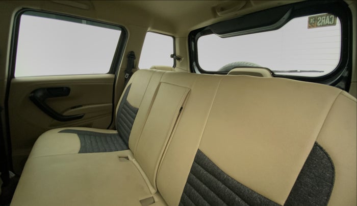 2023 Mahindra BOLERO NEO N 8, Diesel, Manual, 13,812 km, Right Side Rear Door Cabin