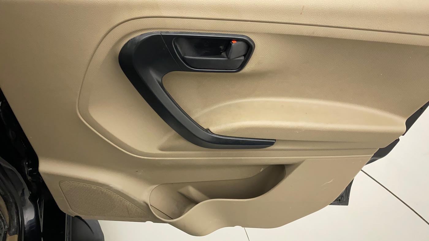 2023 Mahindra BOLERO NEO N 8, Diesel, Manual, 13,812 km, Driver Side Door Panels Control
