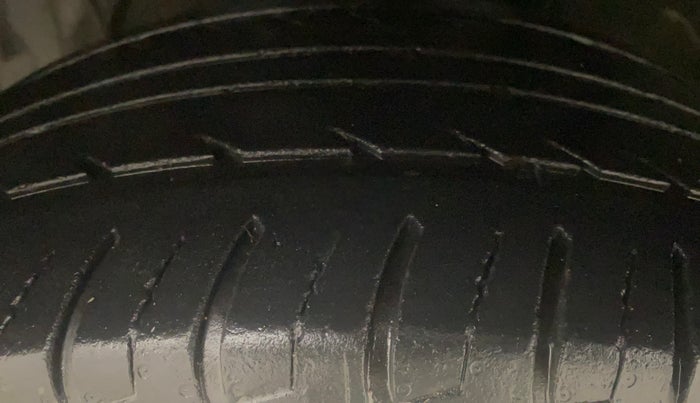 2017 Ford Ecosport TITANIUM 1.5L DIESEL, Diesel, Manual, 97,829 km, Left Front Tyre Tread