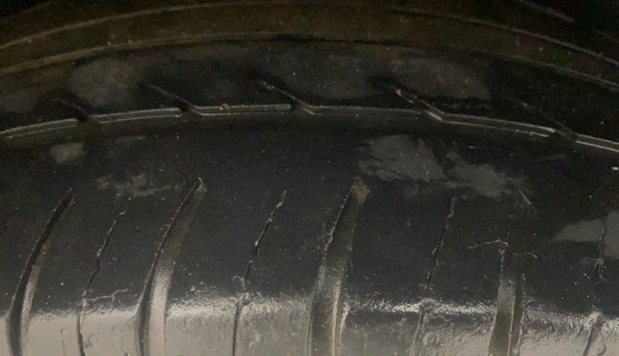 2017 Ford Ecosport TITANIUM 1.5L DIESEL, Diesel, Manual, 97,829 km, Right Rear Tyre Tread