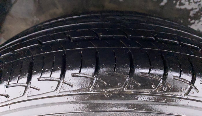 2011 Hyundai i20 MAGNA O 1.2, Petrol, Manual, 44,720 km, Right Rear Tyre Tread