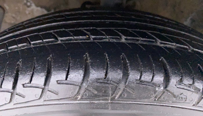 2011 Hyundai i20 MAGNA O 1.2, Petrol, Manual, 44,720 km, Left Front Tyre Tread