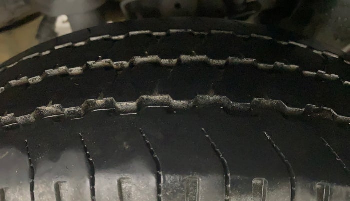 2012 Hyundai Eon ERA +, Petrol, Manual, 98,636 km, Left Rear Tyre Tread