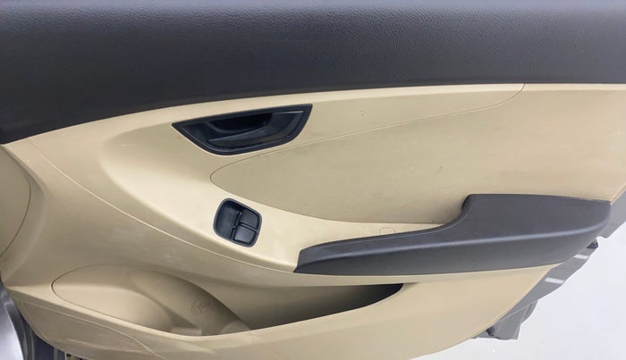 2012 Hyundai Eon ERA +, Petrol, Manual, 98,636 km, Driver Side Door Panels Control